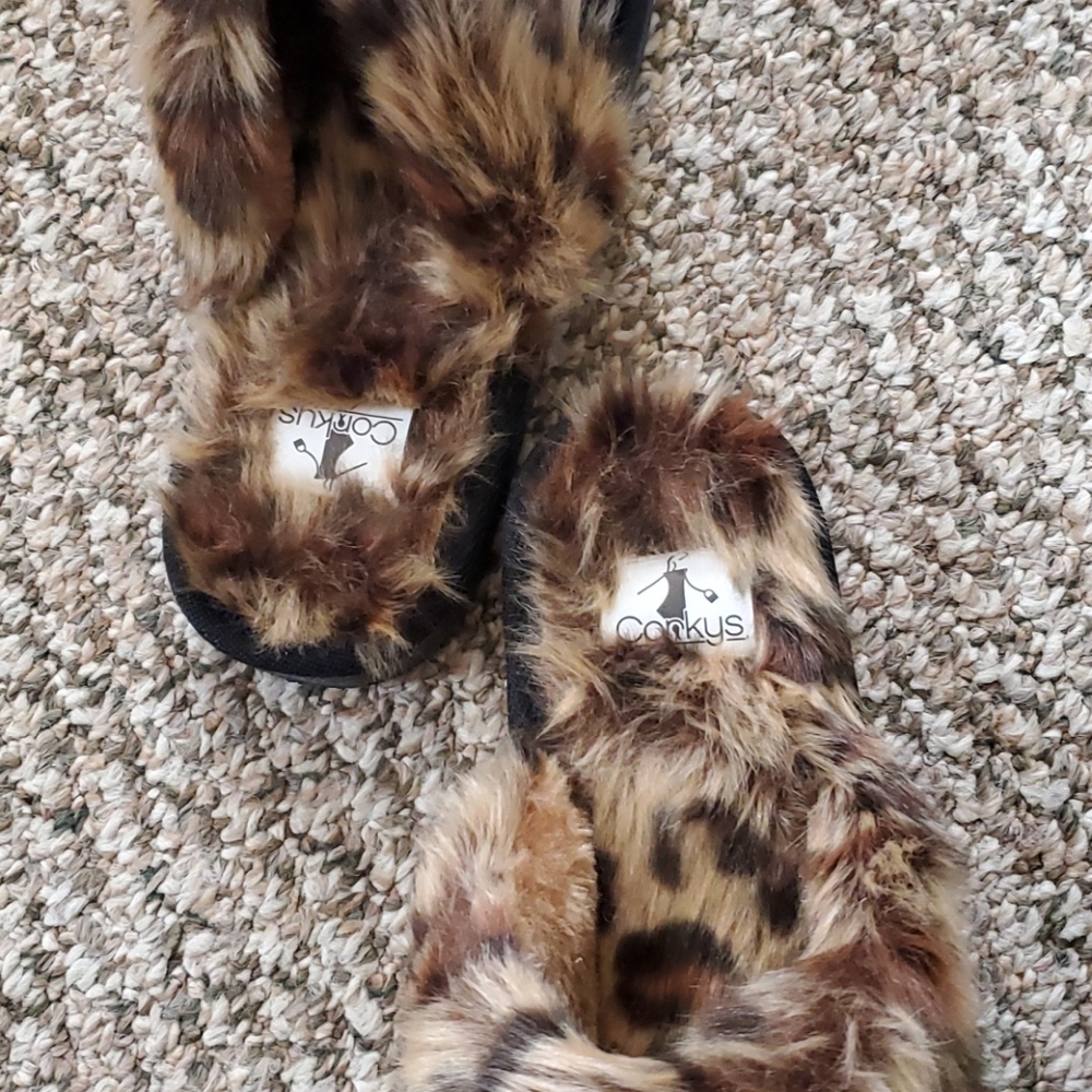 Slippers - Picture 3 of 3